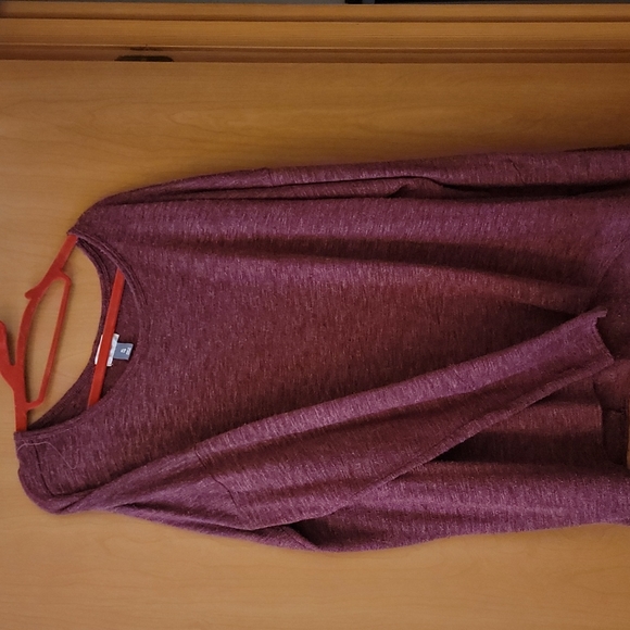 Dark red shirt - Picture 2 of 4